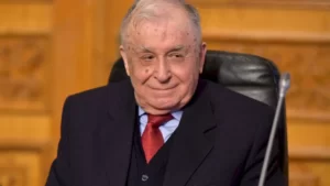 Ion Iliescu, internat la terapie intensivă