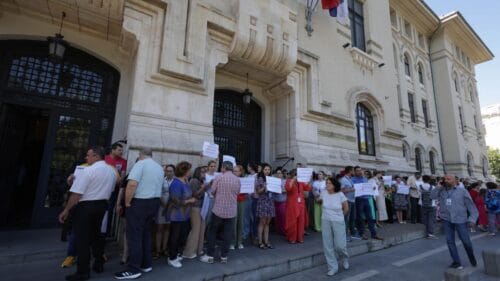 Primăriile din întreaga țară vor fi închise timp de două ore, miercuri