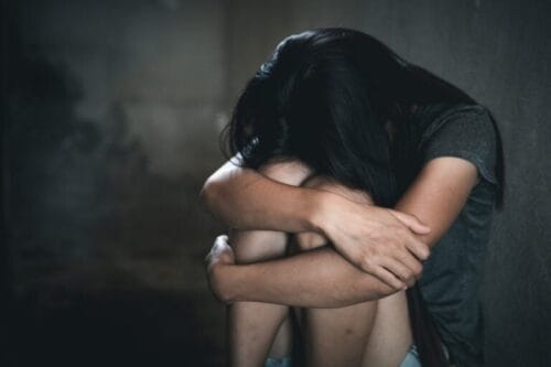 Fetiță de 11 ani, agresată sexual de tatăl prietenei la care mersese în vizită