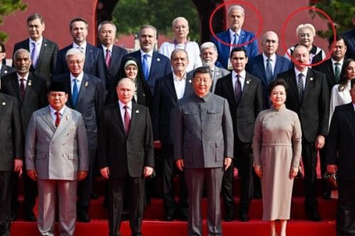 Foști premieri ai României, la parada militară de la Beijing alături de Xi, Putin şi Kim Foști premieri ai României, la parada militară de la Beijing alături de Xi, Putin şi Kim