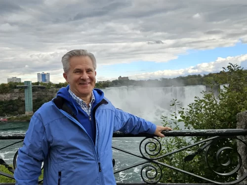 Doru Octavian Dumitru, internat în stare gravă Doru Octavian Dumitru, internat în stare gravă