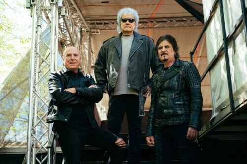 IRIS – Cristi Minculescu, Valter & Boro deschid prima seară a festivalului