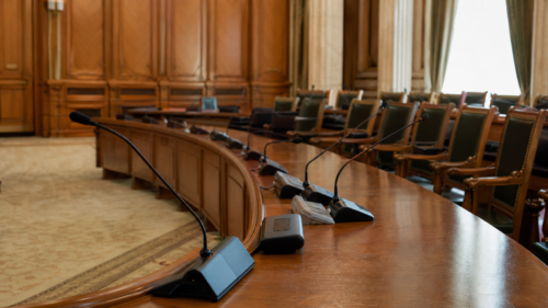 Audierile miniștrilor Guvernului Mureșan încep luni; votul de învestire urmează în plen